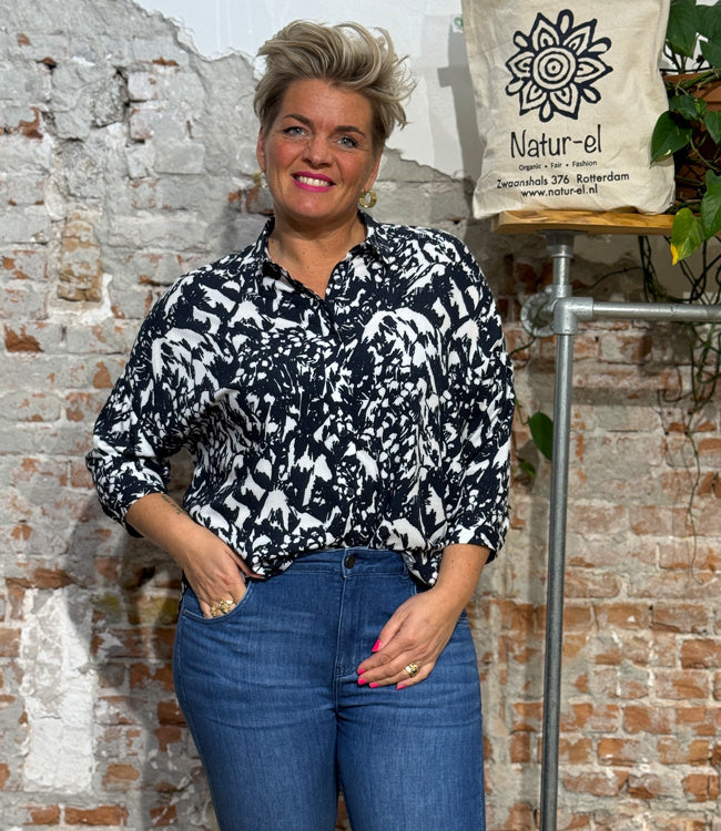 SKFK wijde blouse  met print TINA CAMO van ecovero