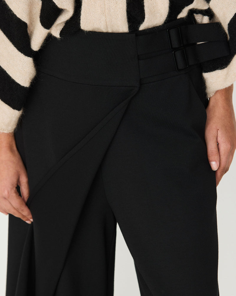 SKFK Hose mit Umschlag EZAMA BLACK aus Modal