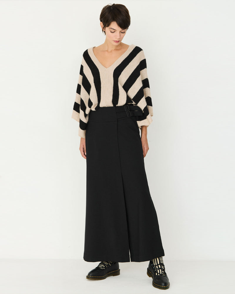SKFK broek met overslag ARAIKA BLACK van modal