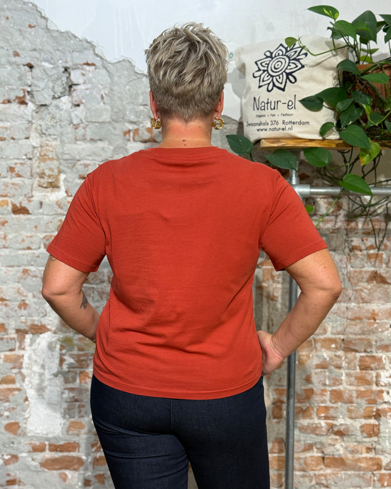 THINKING MU Basic T-Shirt VOLTA RED aus Bio-Baumwolle