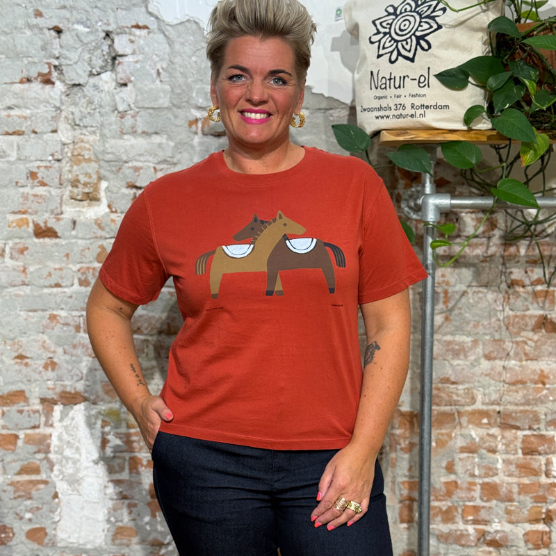 THINKING MU Basic T-Shirt VOLTA RED aus Bio-Baumwolle